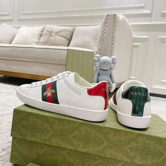 Gucci New Ace Bee Embroidered Sneakers - Picture 3 of 5